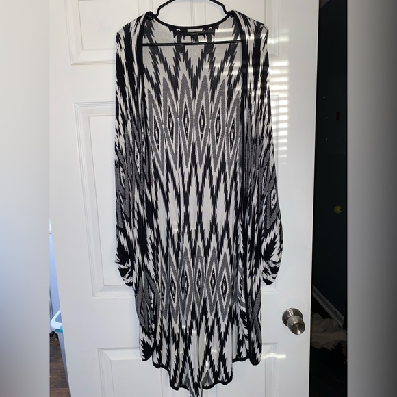 Forever 21 Pattern Cardigan - Picture 2 of 3